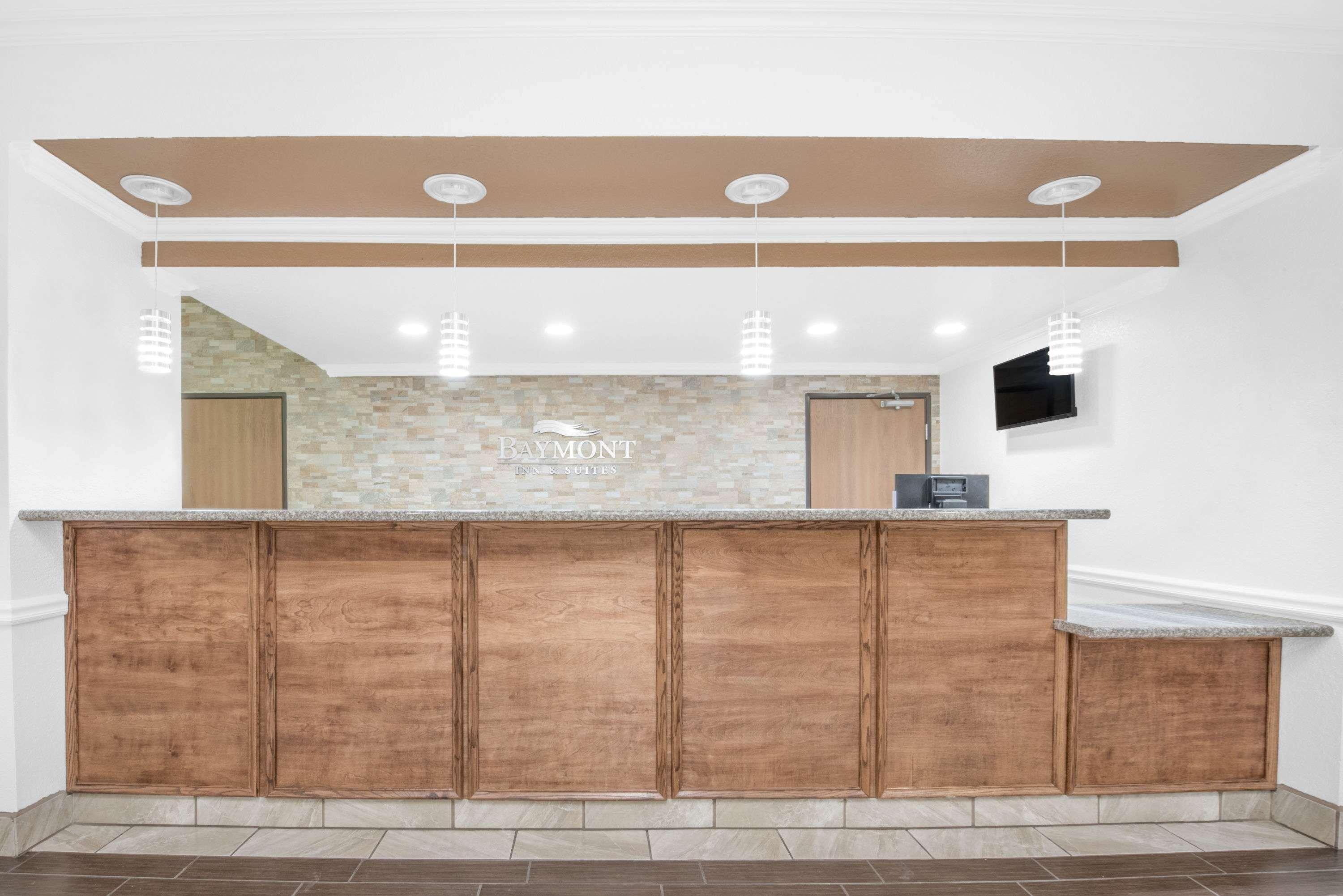 Baymont By Wyndham Pearsall Buitenkant foto